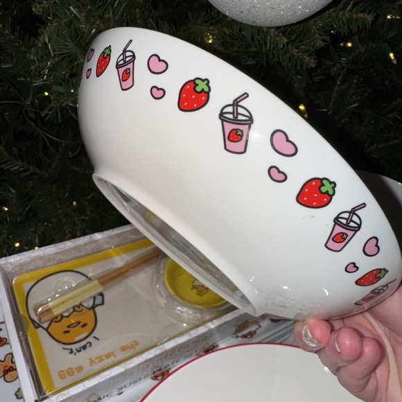 Sanrio My Melody Ceramic Dinner Serving Bowl NEW White Pink Cupcake Hello Kitty - Picture 2 of 4